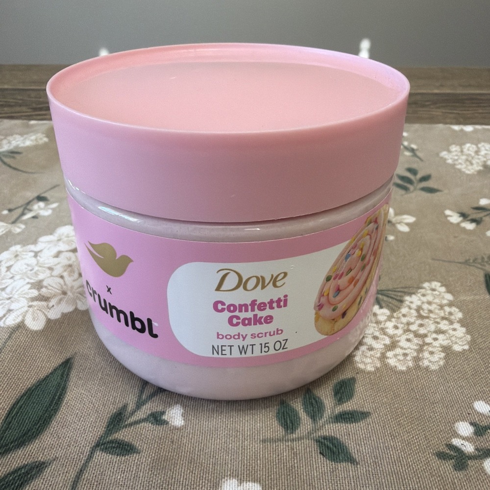 Dove X Crumbl Body Scrub Confetti Cake 15 oz Limited Edition - New